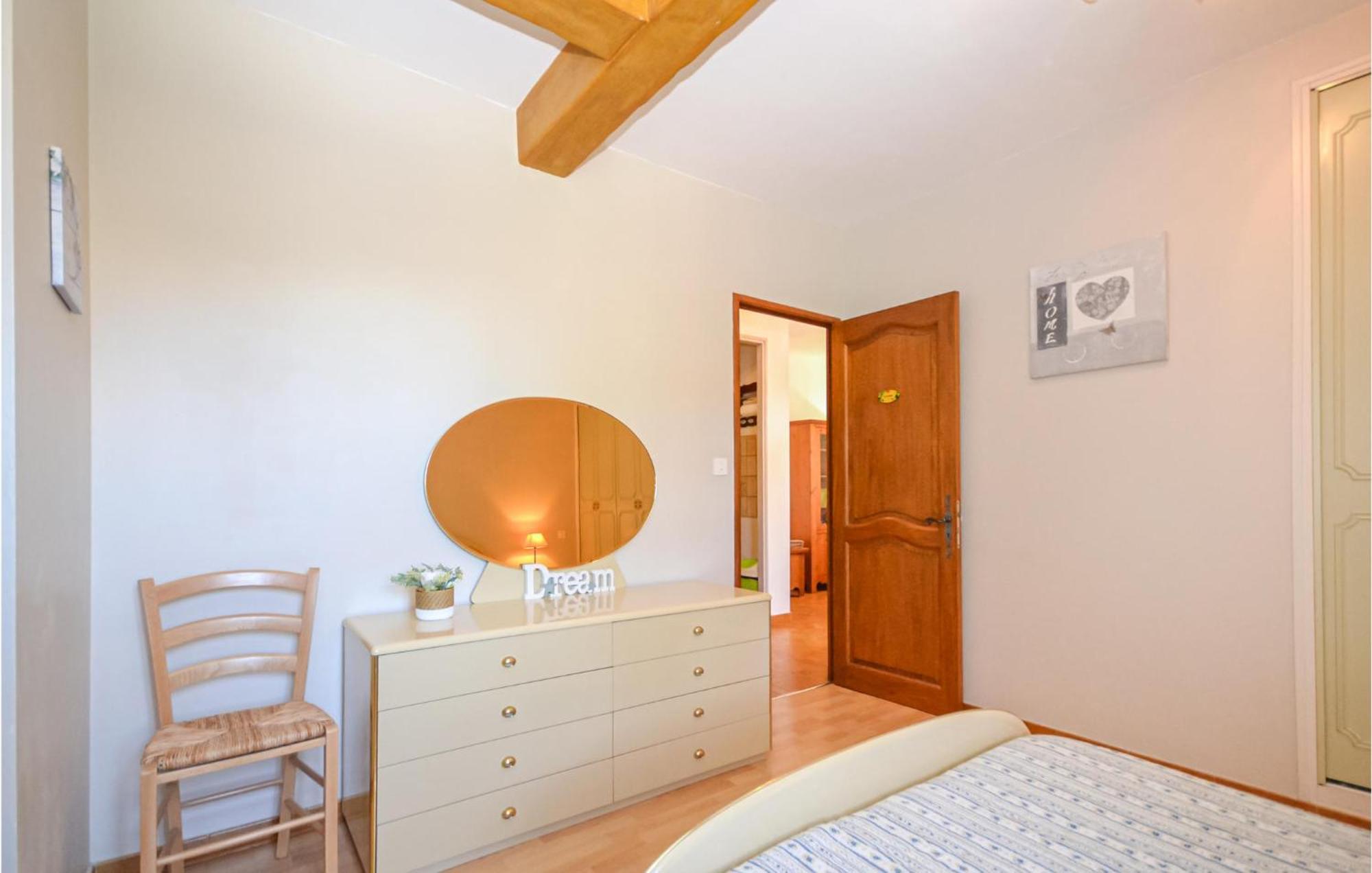 1 Bedroom Pet Friendly Home In Entrechaux Exterior photo