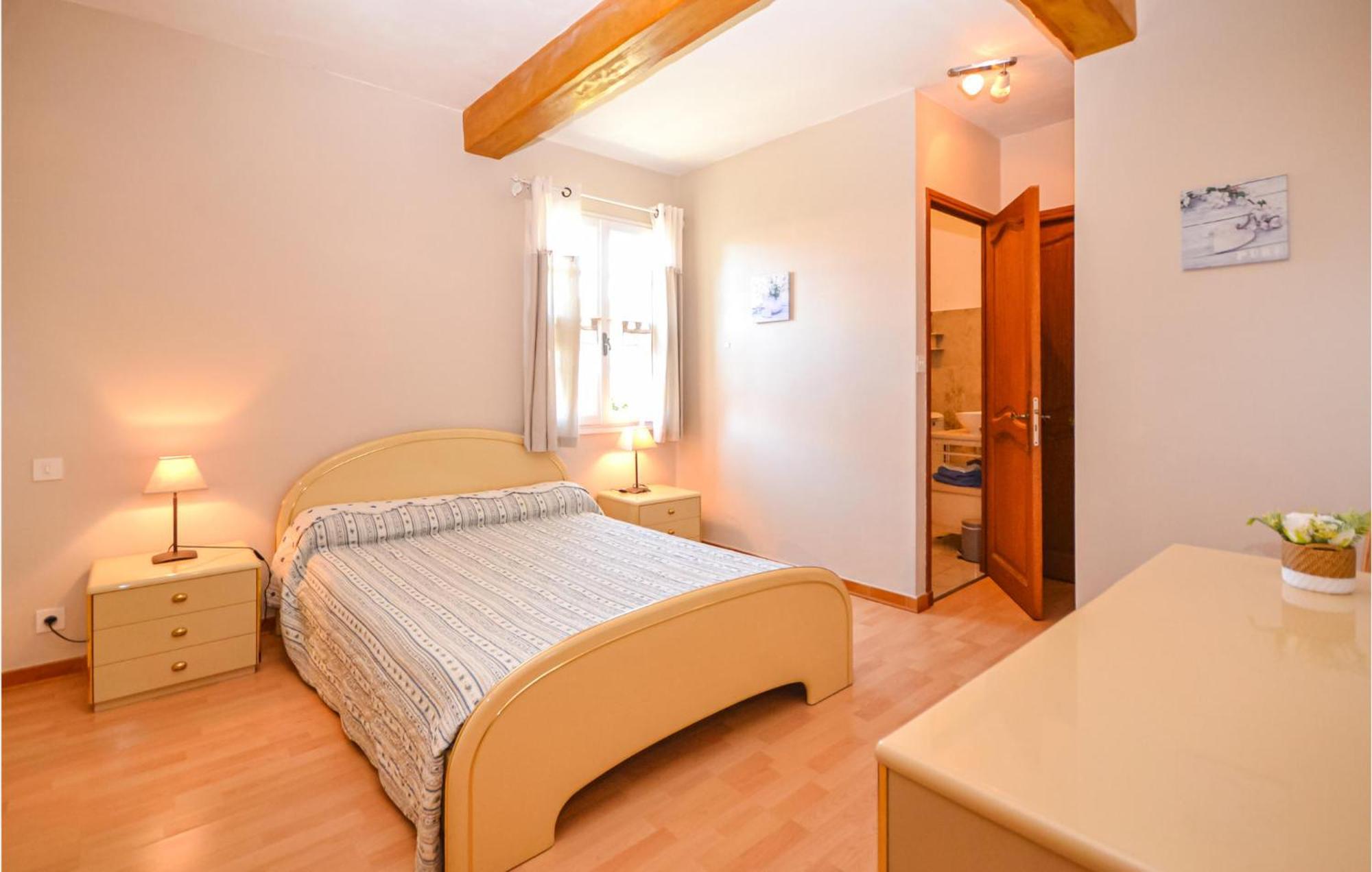 1 Bedroom Pet Friendly Home In Entrechaux Exterior photo